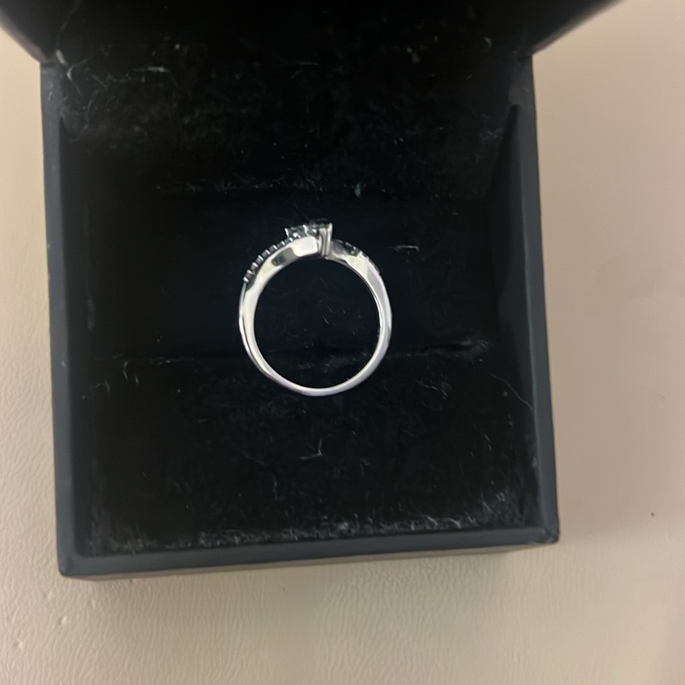 Diamond ring 💍 - Picture 5 of 7